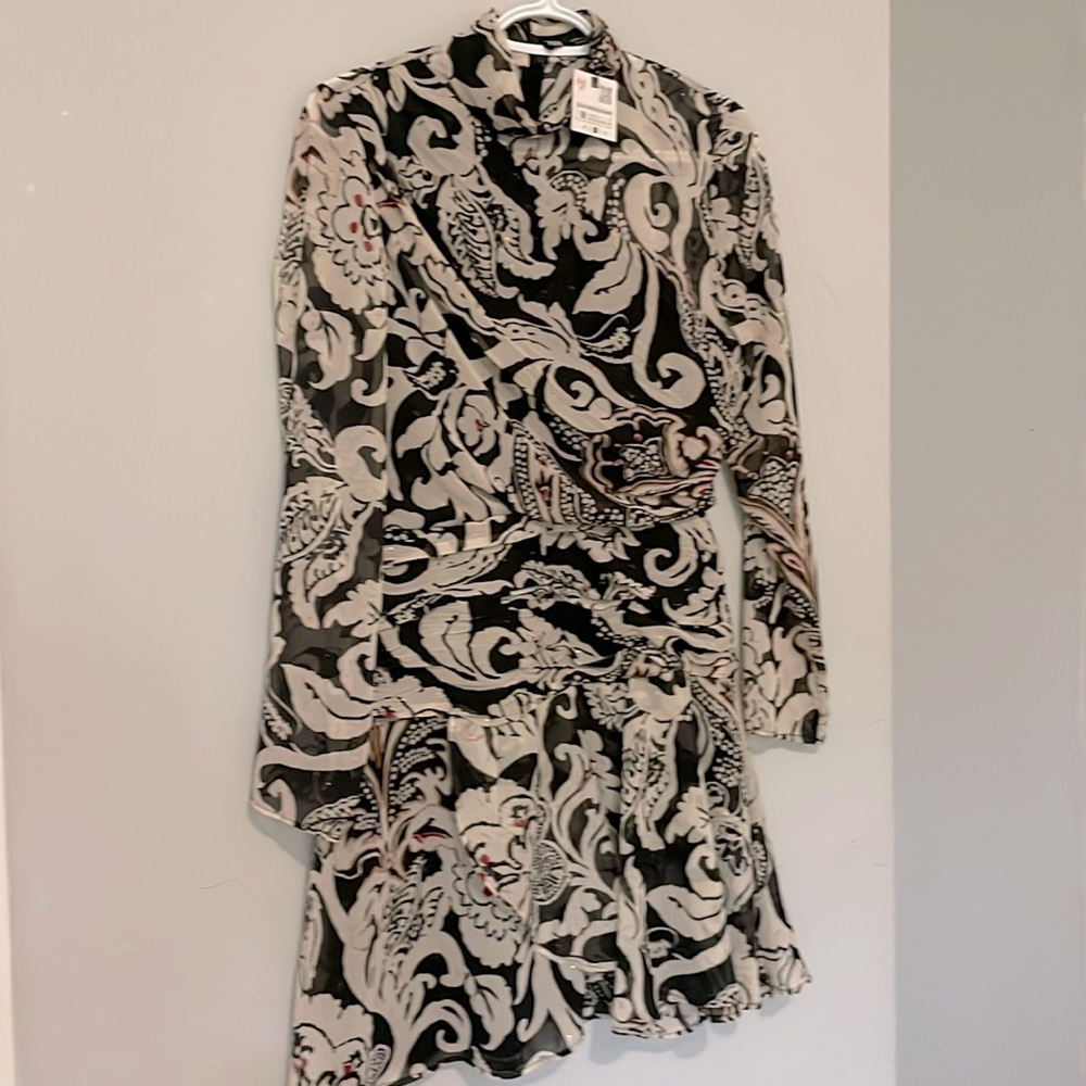 BNWT Zara printed dress